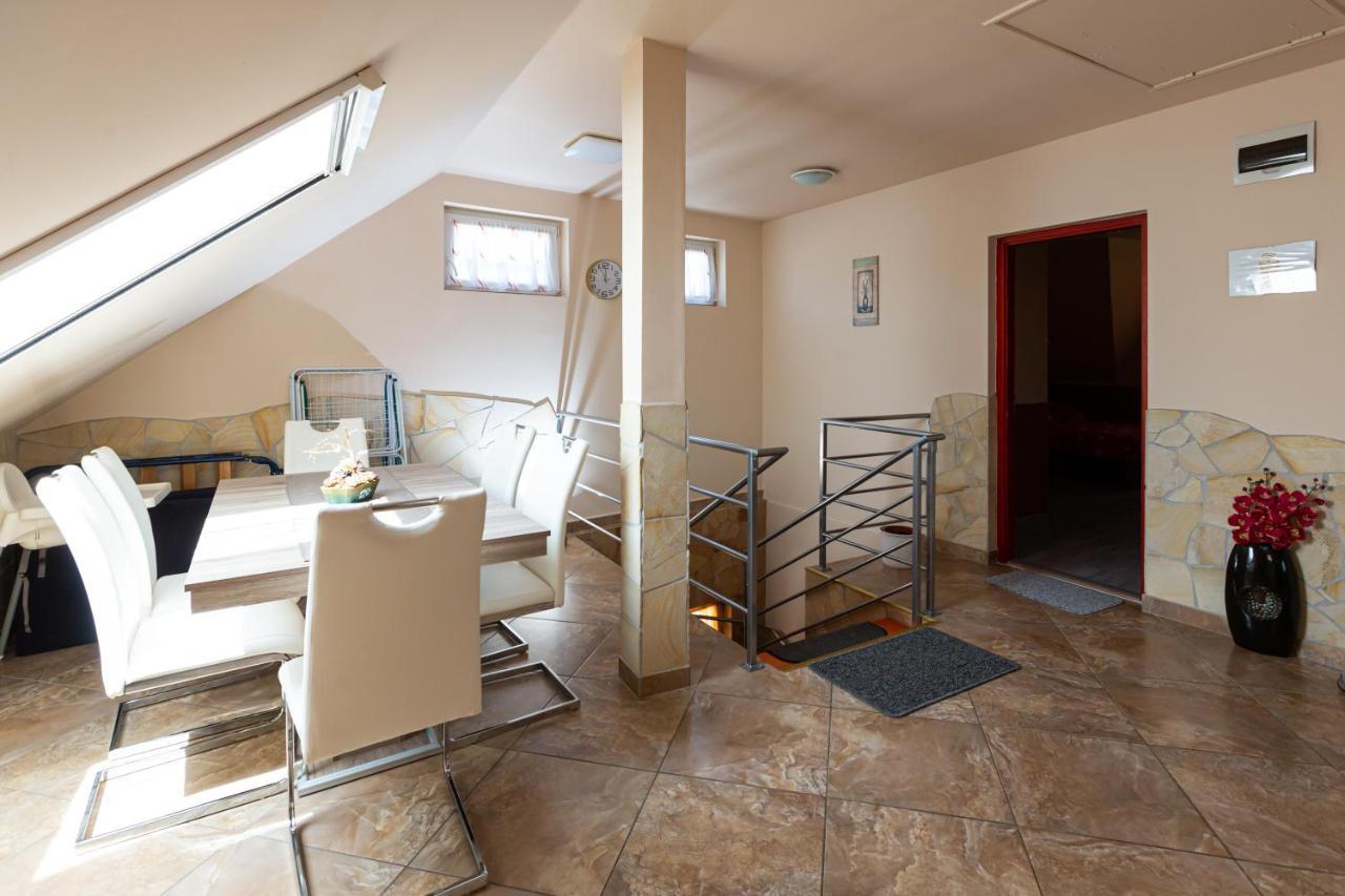 Erika Vendeghaz Hotel Eger Exterior photo