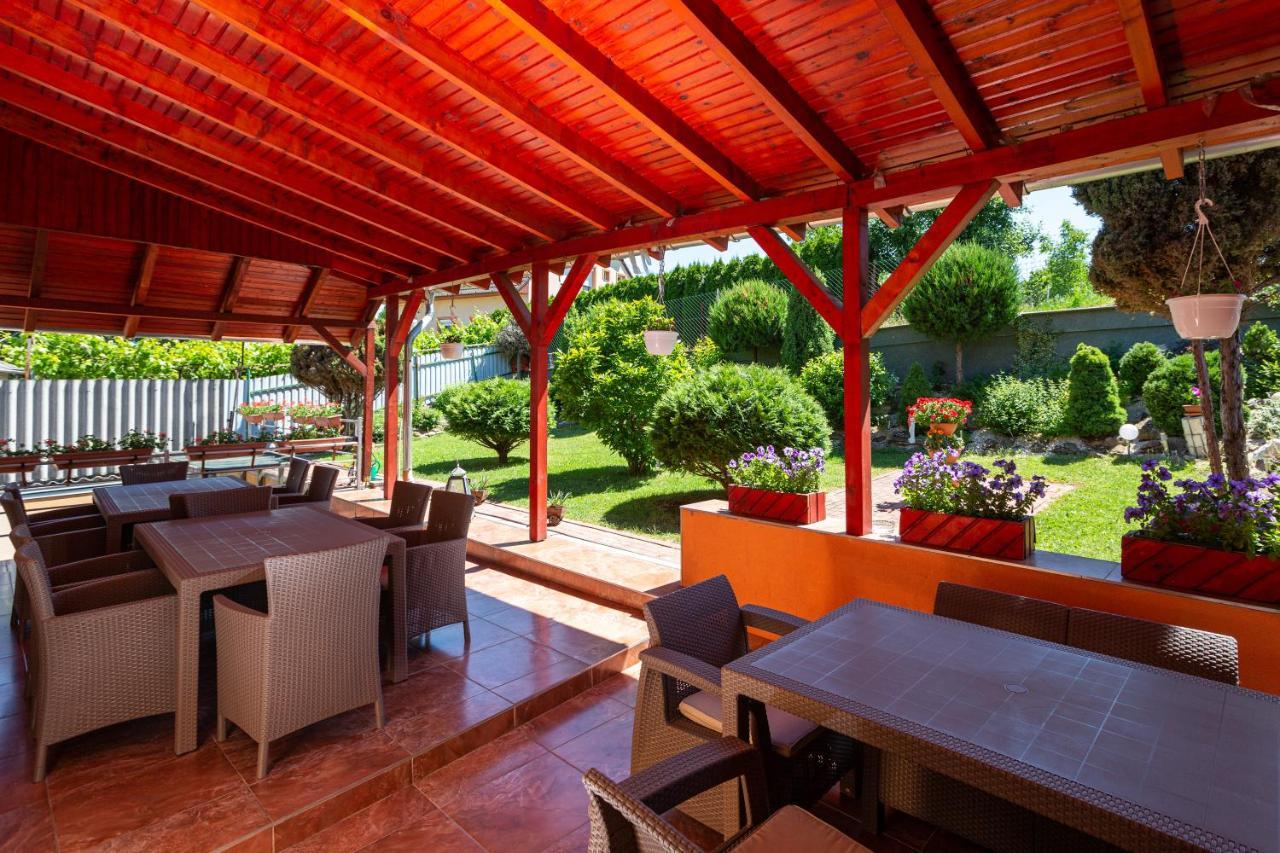 Erika Vendeghaz Hotel Eger Exterior photo