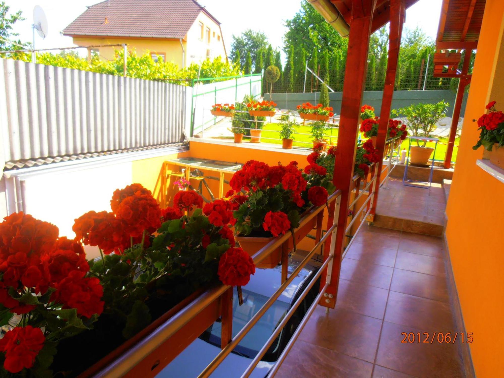 Erika Vendeghaz Hotel Eger Exterior photo